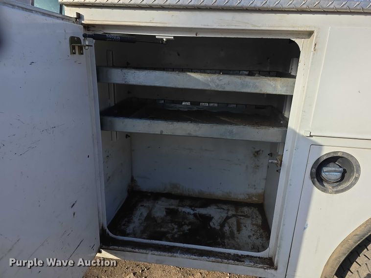 image for item FI0768 2011 Ford F550 Super Duty XL utility / service truck