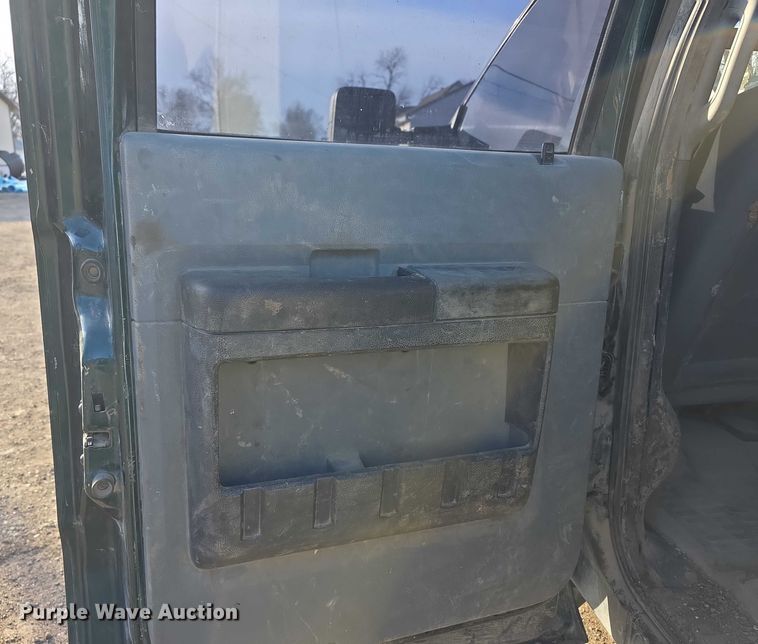 image for item FI0768 2011 Ford F550 Super Duty XL utility / service truck