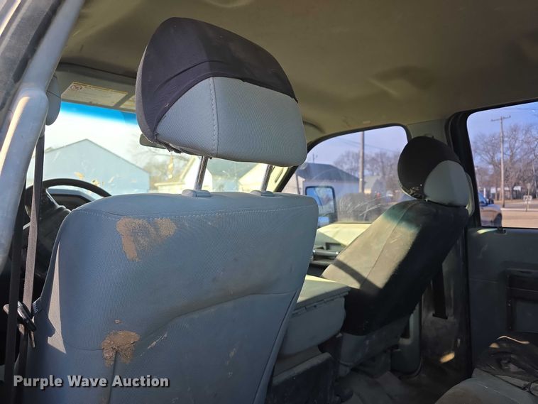 image for item FI0768 2011 Ford F550 Super Duty XL utility / service truck