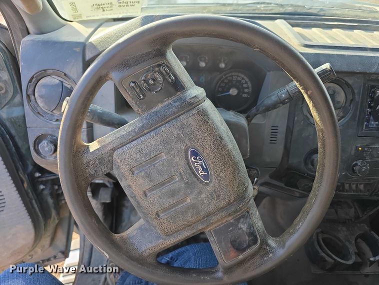 image for item FI0768 2011 Ford F550 Super Duty XL utility / service truck