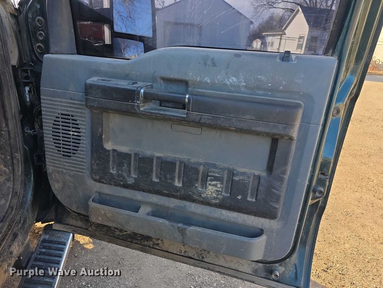 image for item FI0768 2011 Ford F550 Super Duty XL utility / service truck