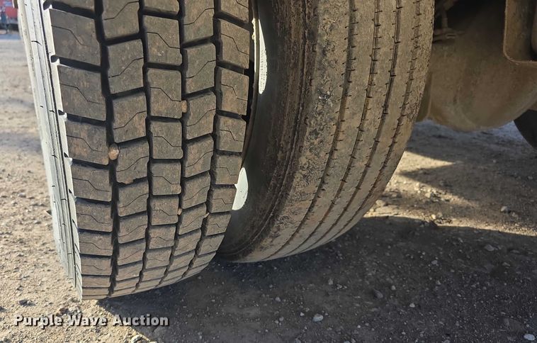 image for item FI0768 2011 Ford F550 Super Duty XL utility / service truck