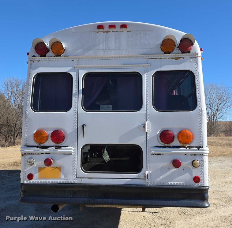 image for item FI0772 2005 Freightliner Thomas school bus