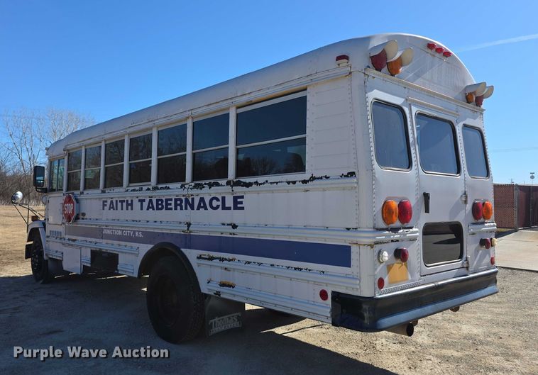 image for item FI0772 2005 Freightliner Thomas school bus