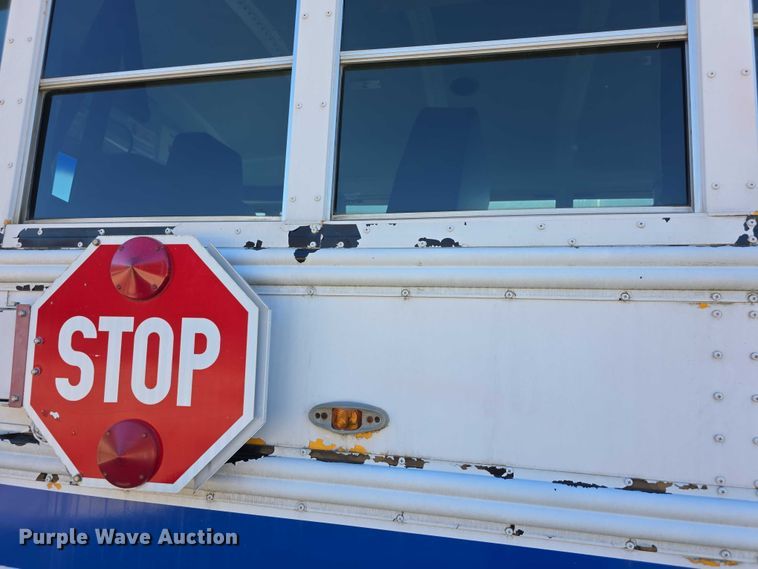 image for item FI0772 2005 Freightliner Thomas school bus