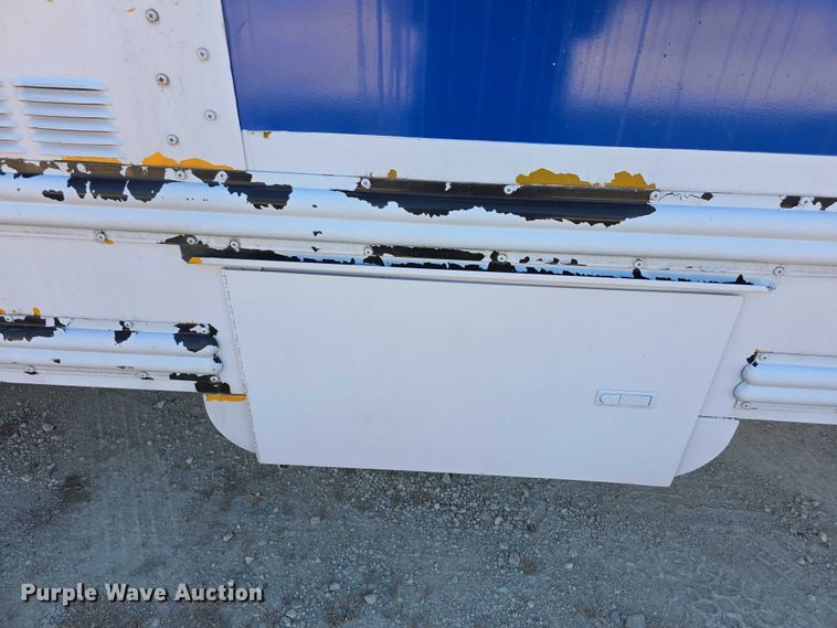 image for item FI0772 2005 Freightliner Thomas school bus