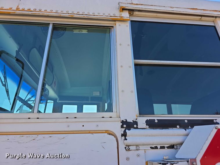 image for item FI0772 2005 Freightliner Thomas school bus