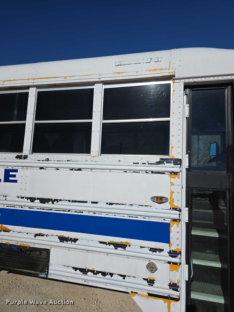 image for item FI0772 2005 Freightliner Thomas school bus