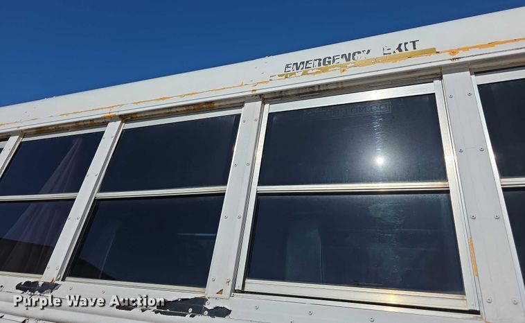 image for item FI0772 2005 Freightliner Thomas school bus