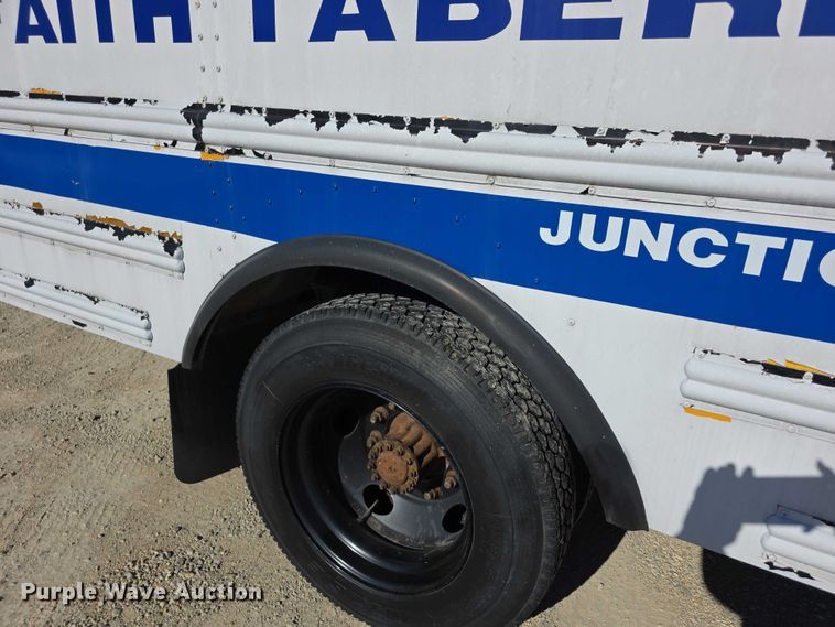 image for item FI0772 2005 Freightliner Thomas school bus