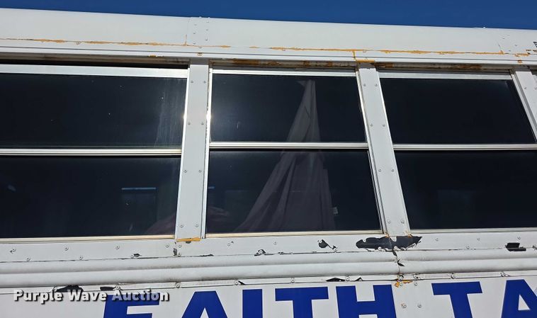 image for item FI0772 2005 Freightliner Thomas school bus