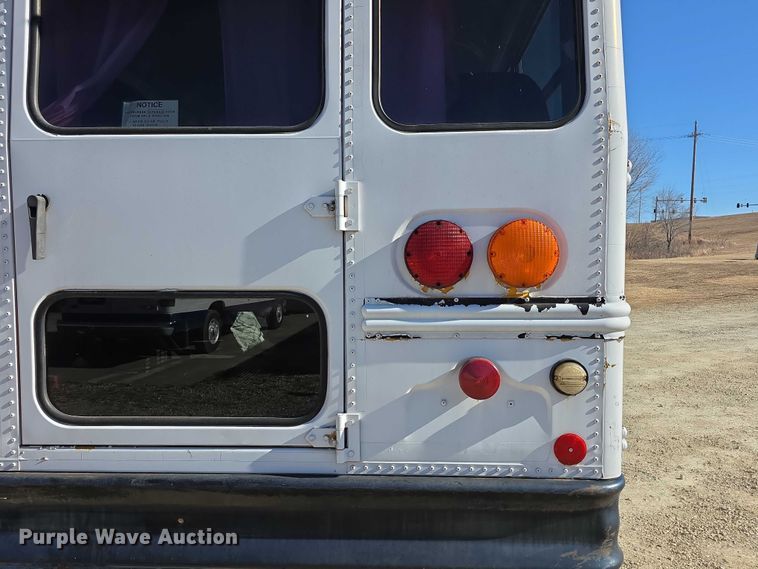 image for item FI0772 2005 Freightliner Thomas school bus