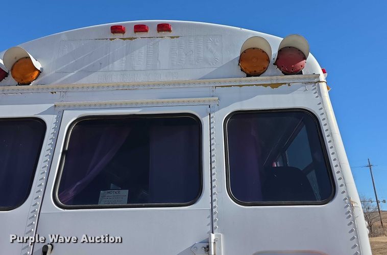 image for item FI0772 2005 Freightliner Thomas school bus