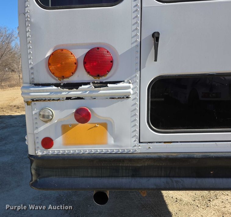 image for item FI0772 2005 Freightliner Thomas school bus