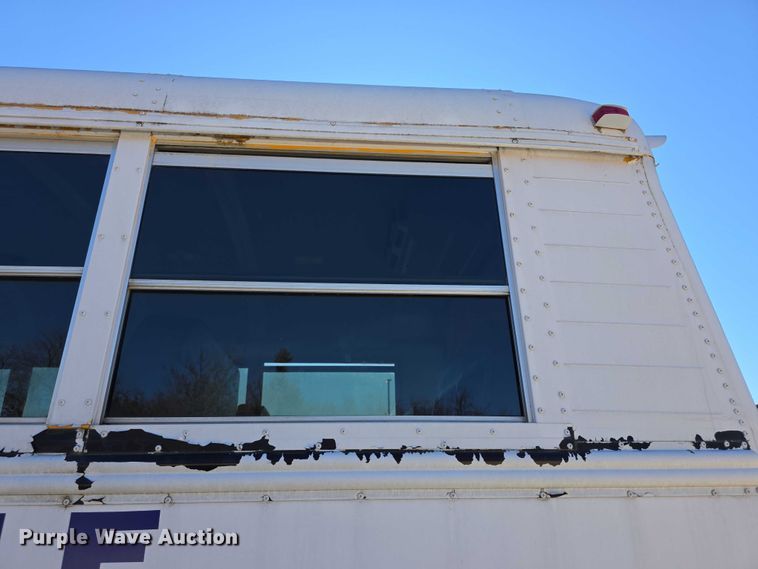 image for item FI0772 2005 Freightliner Thomas school bus