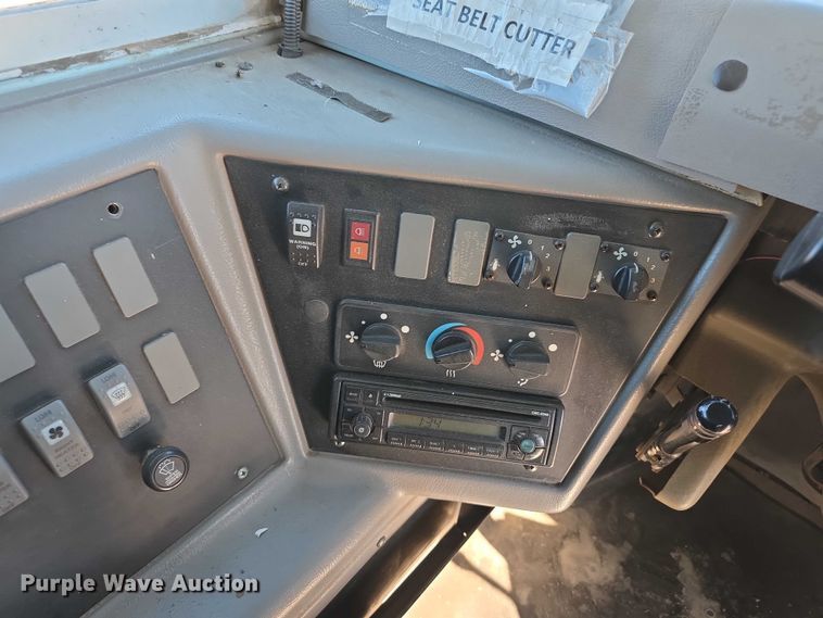 image for item FI0772 2005 Freightliner Thomas school bus