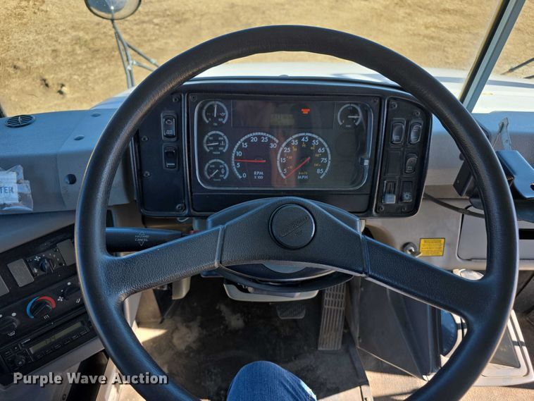 image for item FI0772 2005 Freightliner Thomas school bus