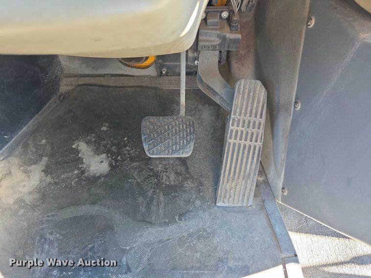 image for item FI0772 2005 Freightliner Thomas school bus