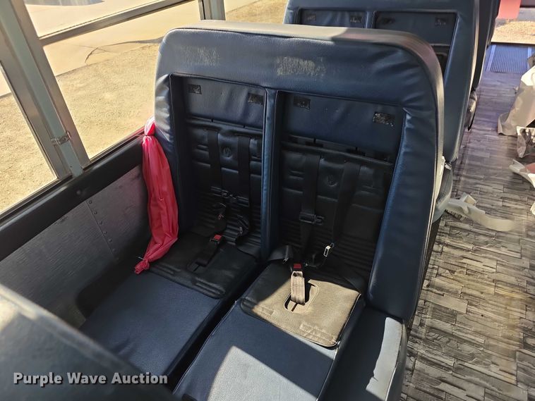 image for item FI0772 2005 Freightliner Thomas school bus