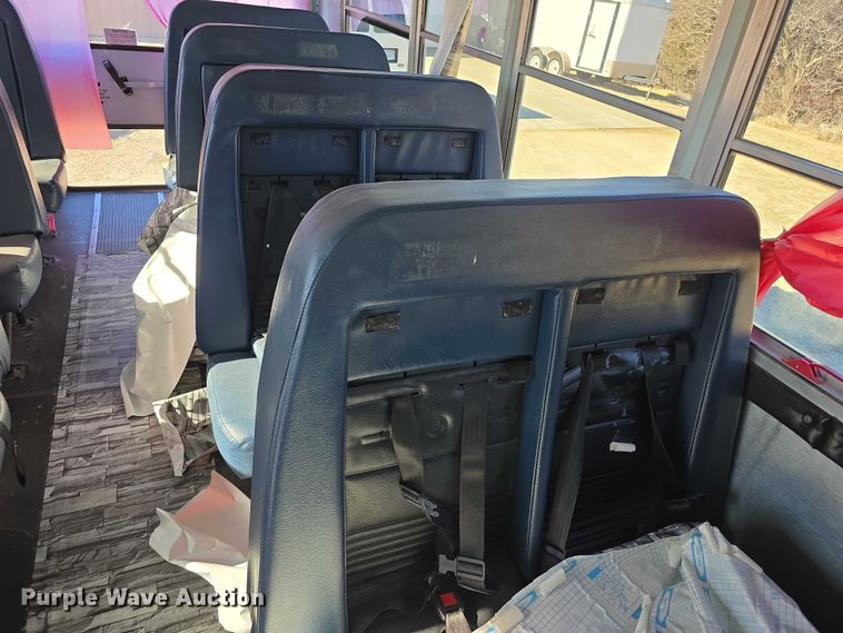 image for item FI0772 2005 Freightliner Thomas school bus