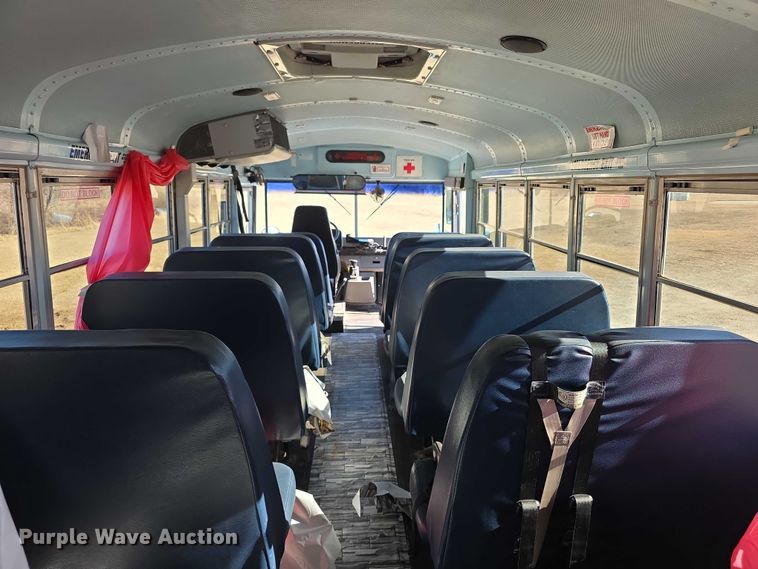 image for item FI0772 2005 Freightliner Thomas school bus