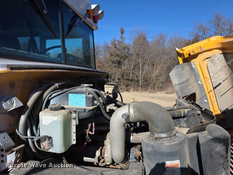 image for item FI0772 2005 Freightliner Thomas school bus