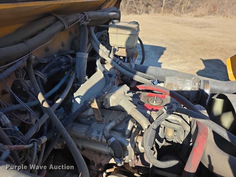 image for item FI0772 2005 Freightliner Thomas school bus