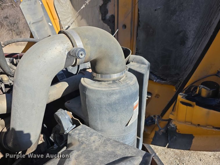 image for item FI0772 2005 Freightliner Thomas school bus