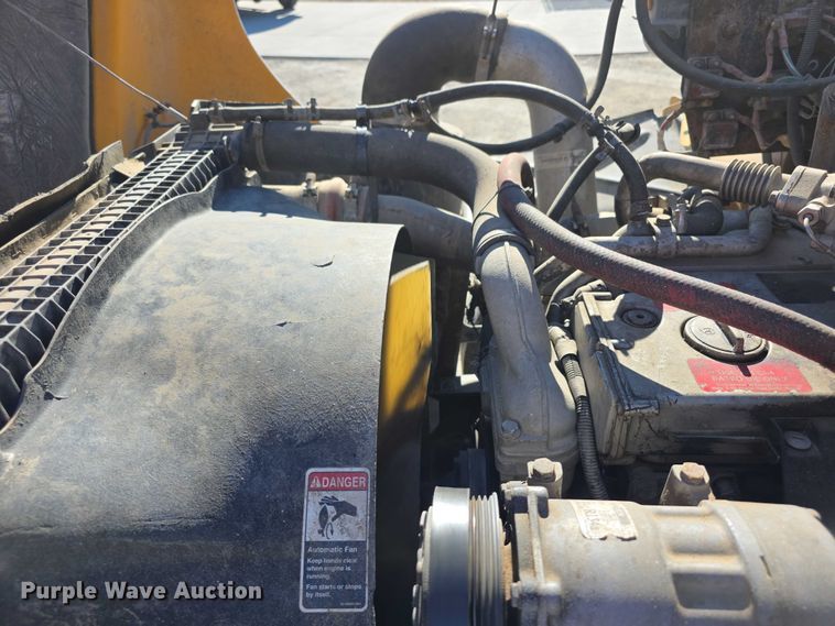 image for item FI0772 2005 Freightliner Thomas school bus