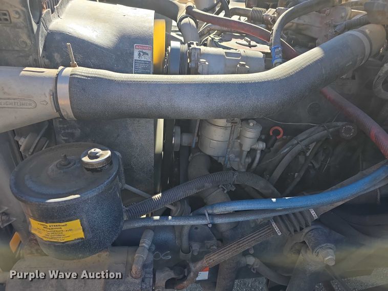 image for item FI0772 2005 Freightliner Thomas school bus