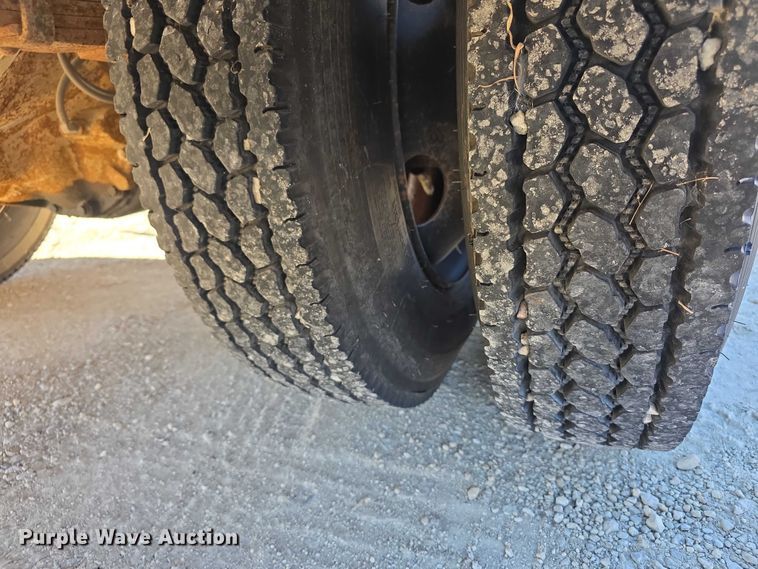 image for item FI0772 2005 Freightliner Thomas school bus