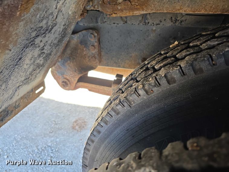 image for item FI0772 2005 Freightliner Thomas school bus