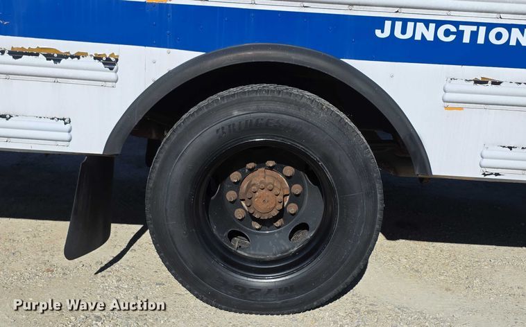 image for item FI0772 2005 Freightliner Thomas school bus