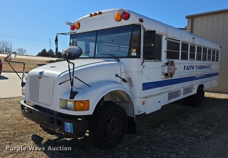 image for item FI0773 2002 International American bus