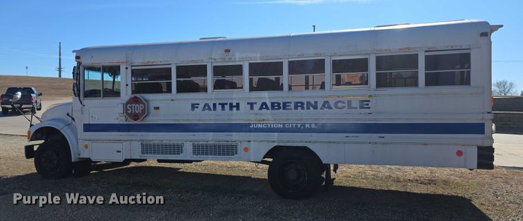 image for item FI0773 2002 International American bus