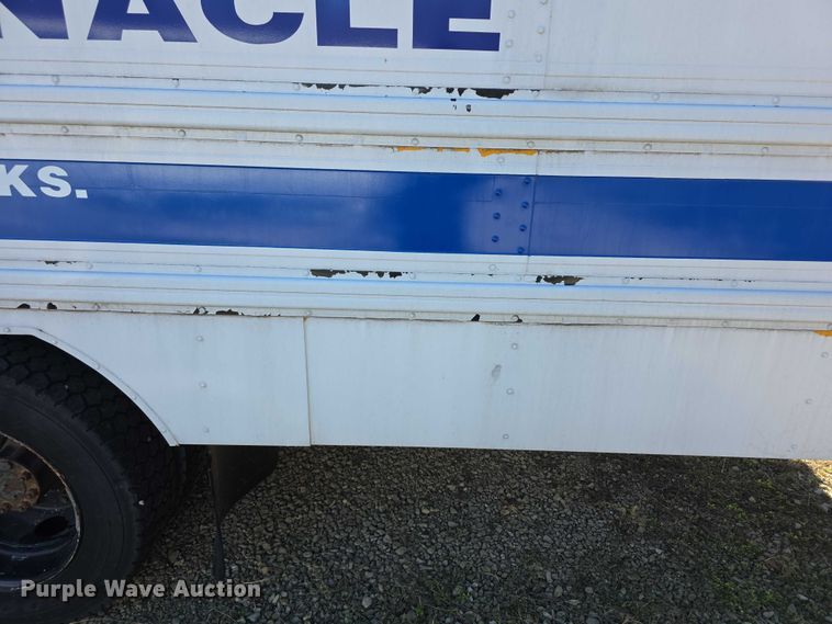 image for item FI0773 2002 International American bus