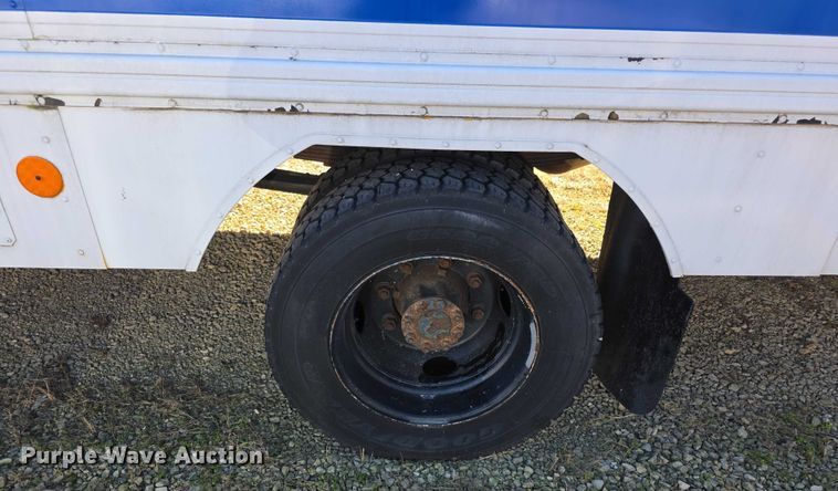 image for item FI0773 2002 International American bus