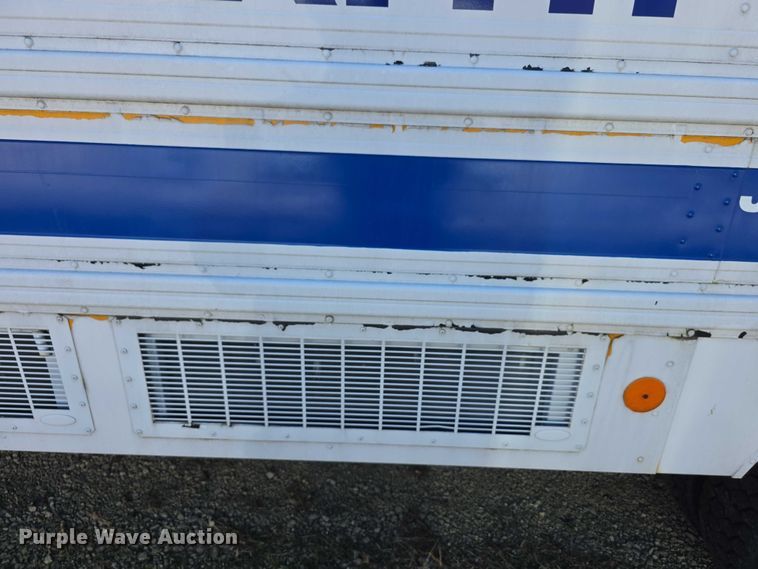 image for item FI0773 2002 International American bus