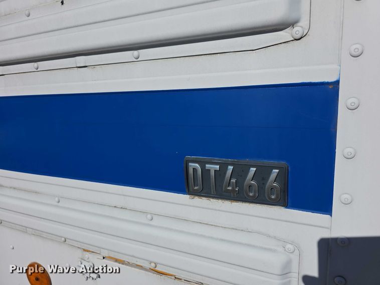 image for item FI0773 2002 International American bus