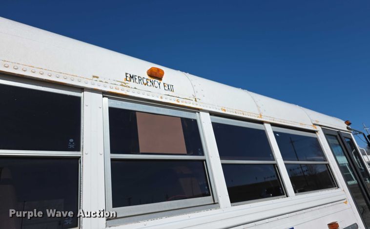 image for item FI0773 2002 International American bus