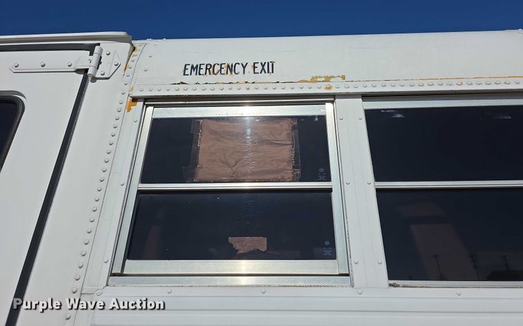 image for item FI0773 2002 International American bus