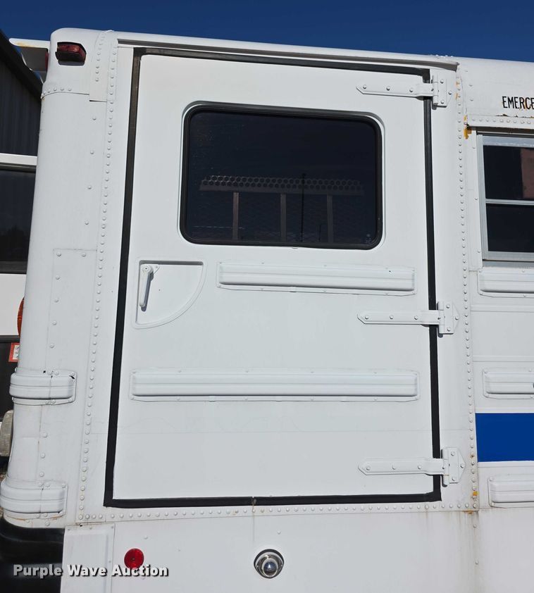 image for item FI0773 2002 International American bus