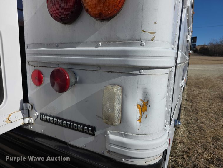 image for item FI0773 2002 International American bus