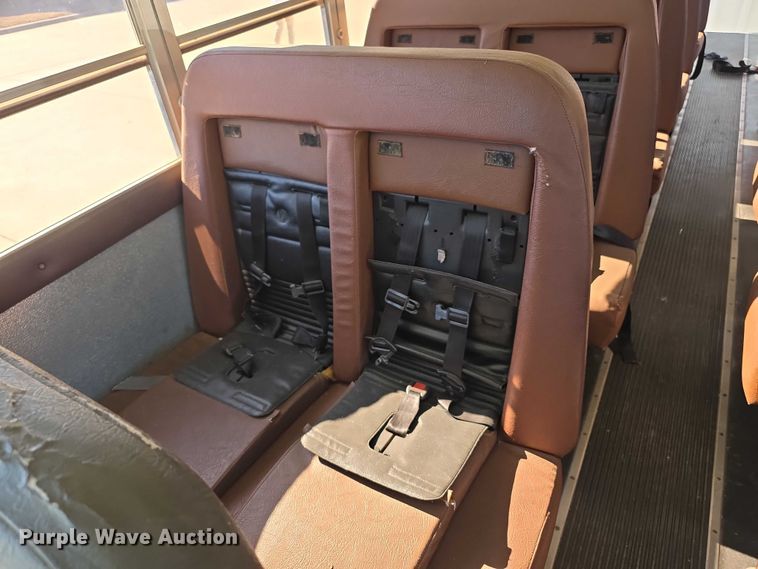 image for item FI0773 2002 International American bus