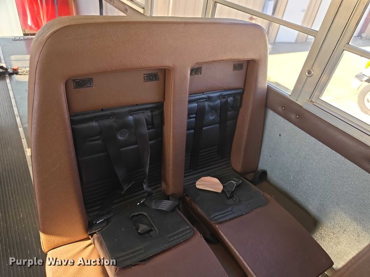 image for item FI0773 2002 International American bus