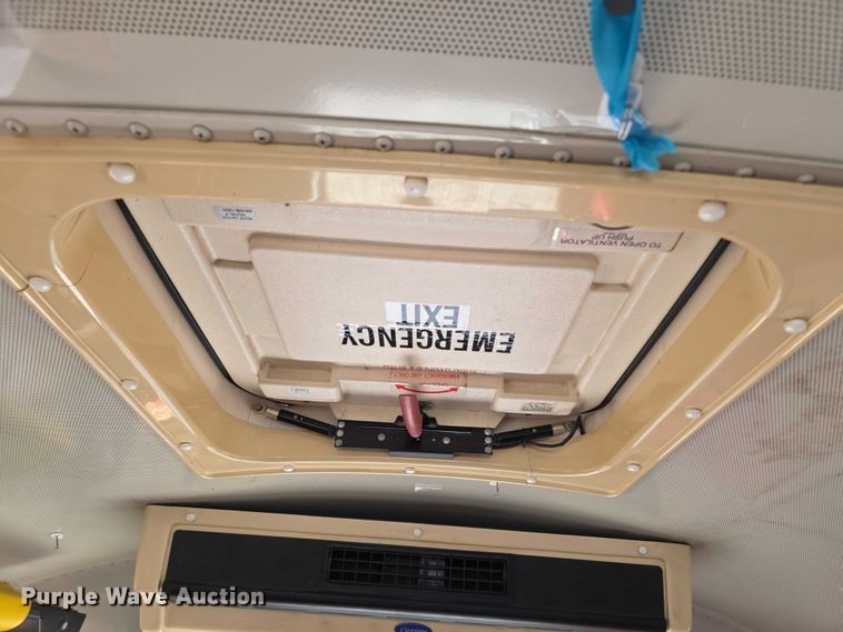 image for item FI0773 2002 International American bus