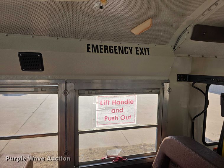 image for item FI0773 2002 International American bus