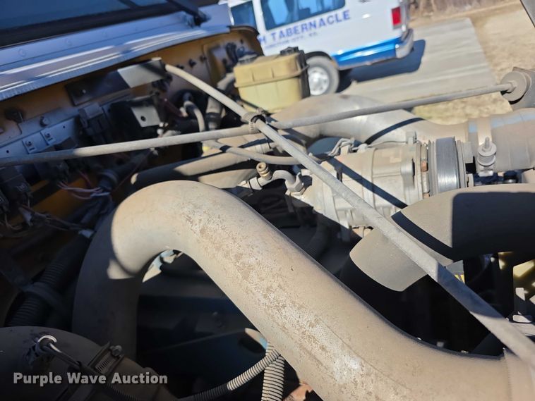 image for item FI0773 2002 International American bus