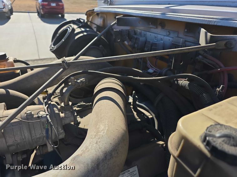 image for item FI0773 2002 International American bus