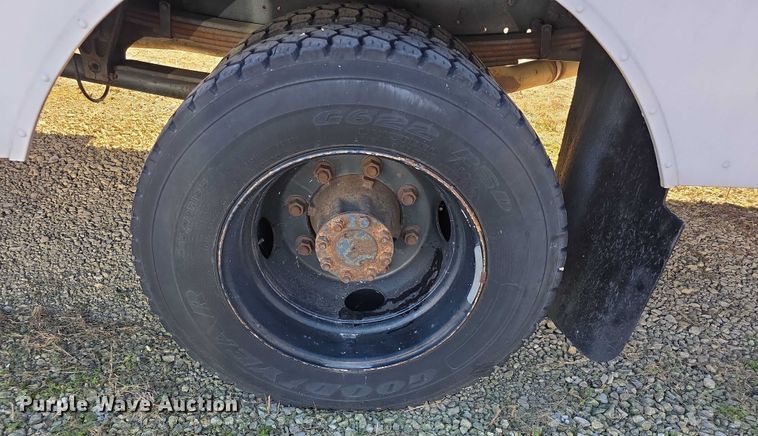 image for item FI0773 2002 International American bus